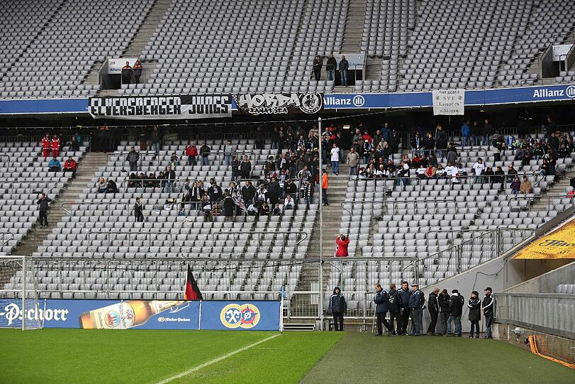 Wasser in der Allianz Arena: Am Sonntag musste das Spiel der Jung-Löwen gegen Elversberg abgesagt werden.