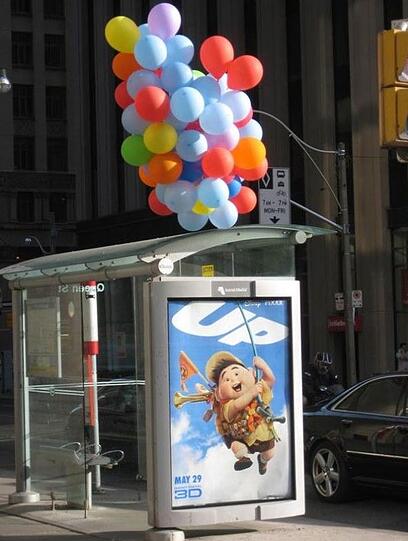 Guerilla Marketing ist eine äußerst amüsante Art der Werbung, hier für den Animationsfilm "Oben".