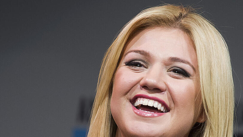 Kelly Clarkson kann über ihre Kritiker nur lachen