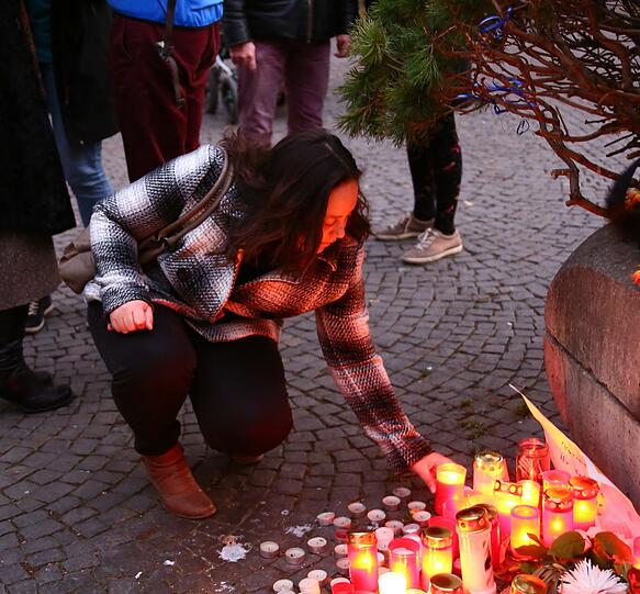Die Bilder von der Trauerfeier am Pariser Platz in Haidhausen.