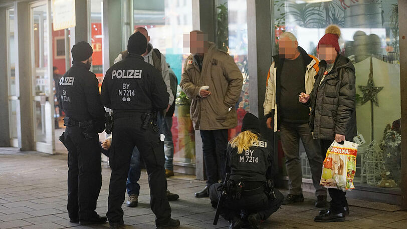 Die Polizei war rund um den Hauptbahnhof verstärkt im Einsatz. Die Bilder der Razzia.