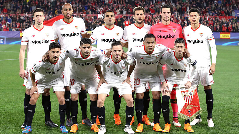 Die Mannschaft des FC Sevilla vor dem Achtelfinal-Rückspiel in der Champions League bei Manchester United.