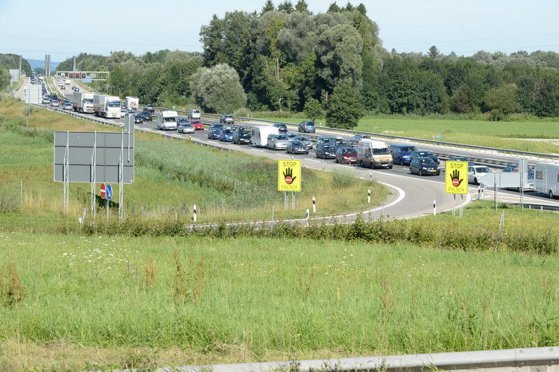 Die Bilder von der Blechlawine auf der A8