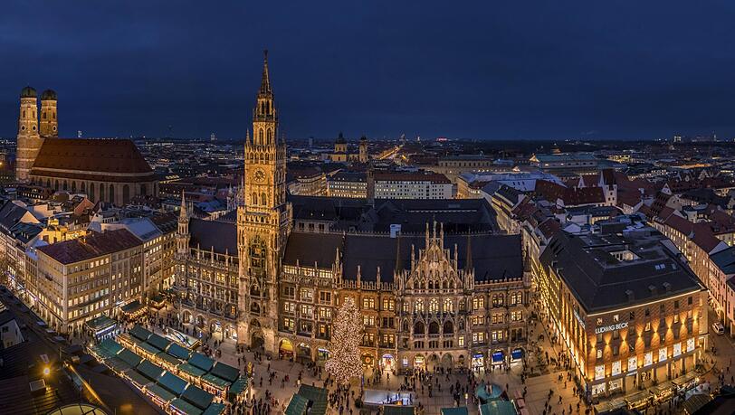„Der echte, der wahre. Das Original“: Der Christkindlmarkt um das Neue Rathaus herum öffnet am 27. November und leuchtet bis Heiligabend. „Der echte, der wahre. Das Original“: Der Christkindlmarkt um das Neue Rathaus herum öffnet am 27. November und leuchtet bis Heiligabend.