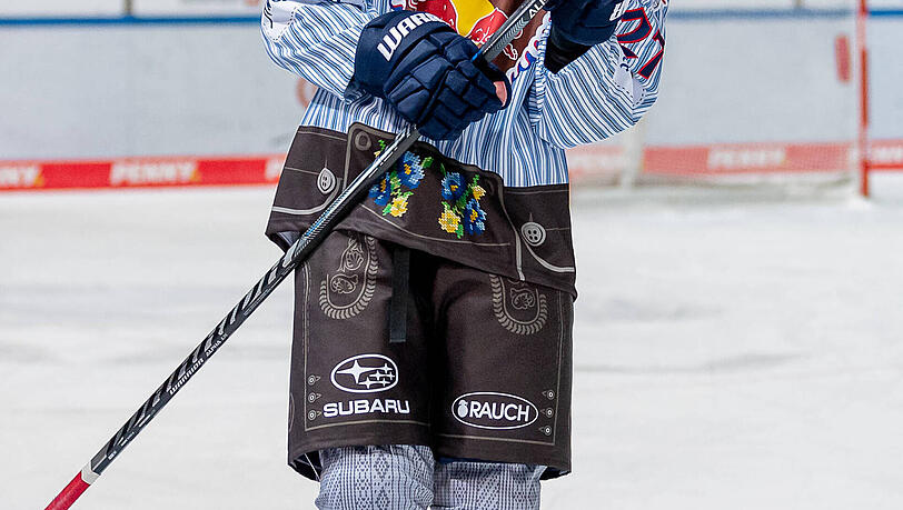 Im Wiesn-Outfit: Veit Oswald, Talent des EHC Red Bull München. Im Wiesn-Outfit: Veit Oswald, Talent des EHC Red Bull München.