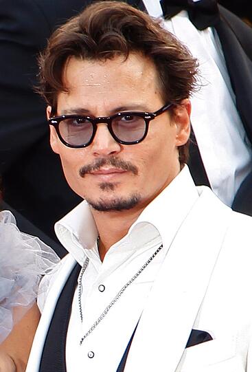 Nach der Scheidung seiner Eltern verließ Johnny Depp die High School um Musiker zu werden. Später besuchte der "Fluch der Karibik"-Star noch eine Schauspielschule.