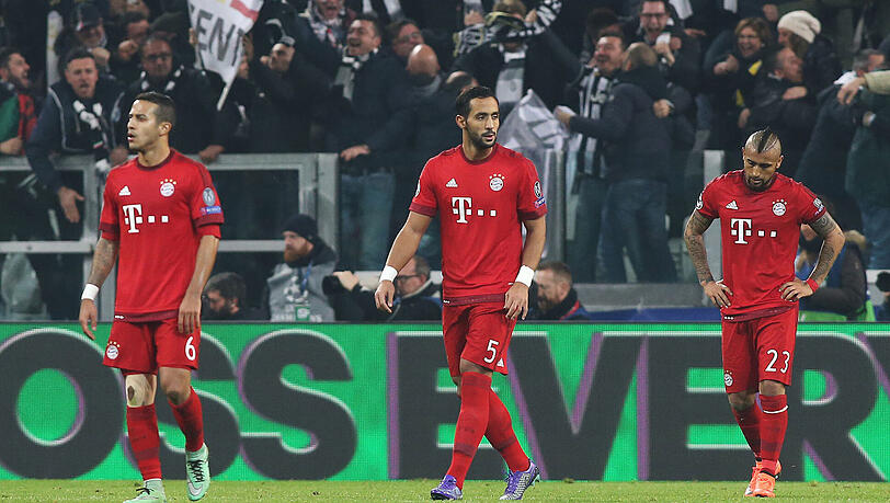 Am Ende war das 2:2 unglücklich für die Bayern - Thiago, Benatia und Vidal ärgern sich. Am Ende war das 2:2 unglücklich für die Bayern - Thiago, Benatia und Vidal ärgern sich.