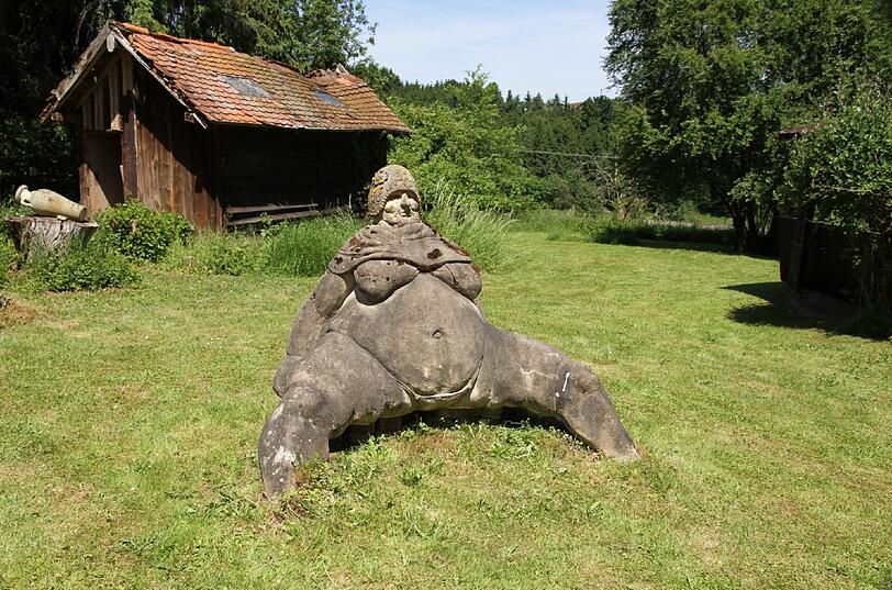 Uschi Dämmrich von Luttitz besuchte Lisa Fitz im Garten.