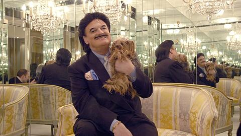 So haben ihn die Münchner in Erinnerung: Rudolf Moshammer mit Hündin Daisy.