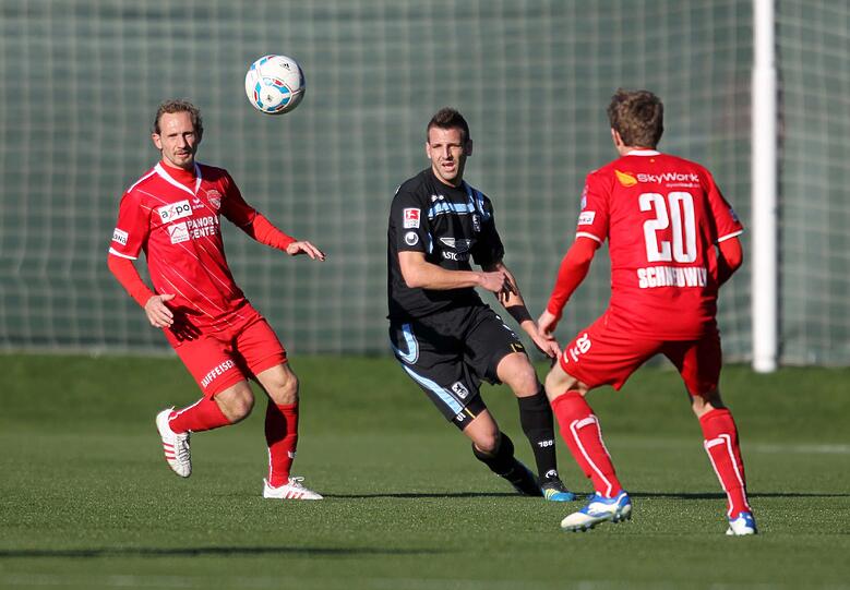Mit 2:0 gewann der TSV 1860 München das Testspiel im Trainingslager in Belek gegen den FC Thun. Die besten Bilder der Partie.