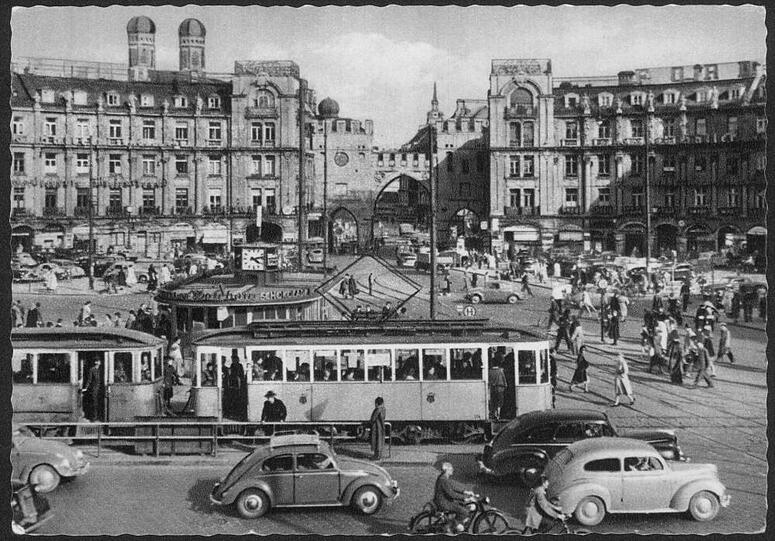 Es ist schon viel geschafft, zeigt der Blick auf den Stachus von früher, hier etwa im Jahr 1950.