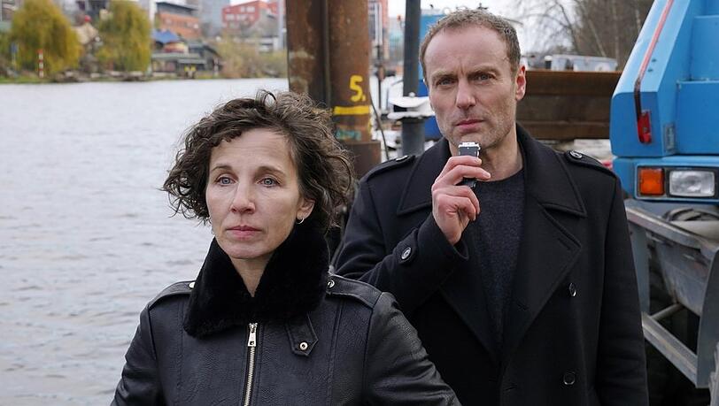 Nina Rubin (Meret Becker) und Robert Karow (Mark Waschke) ermitteln im "Tatort: Das Mädchen, das allein nach Haus' geht" zum letzten Mal zusammen.