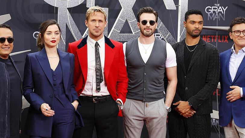 Die Stars aus "The Gray Man": Ana de Armas, Ryan Gosling, Chris Evans und Regé-Jean Page (v.l.).