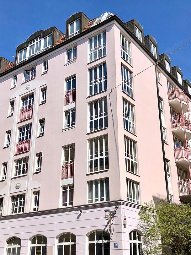 In diesem Haus residierte Bayerns ehemaliger Trainer Otto Rehhagel. In diesem Haus residierte Bayerns ehemaliger Trainer Otto Rehhagel.