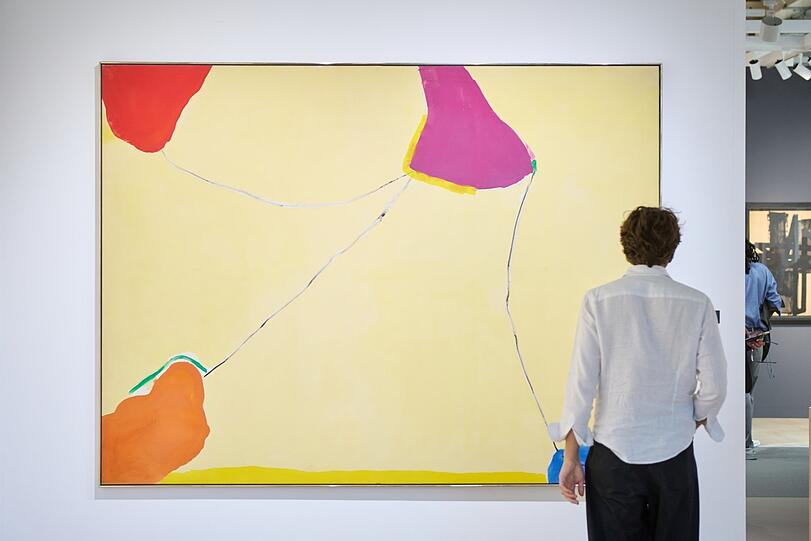 Helen Frankenthaler wird auf der Art Basel von Yares Art vertreten - und hat eine sehenswerte Ausstellung im Kunstmuseum Basel. Helen Frankenthaler wird auf der Art Basel von Yares Art vertreten - und hat eine sehenswerte Ausstellung im Kunstmuseum Basel.