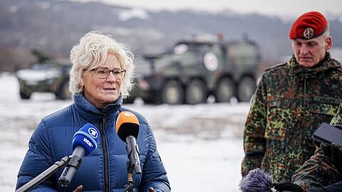 Verteidigungsministerin Christine Lambrecht hat mit ihrem Silvestervideo viele Menschen verärgert.