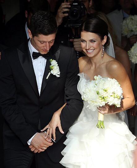 Ein strahlender Robert Lewandowski gibt seiner Anna am Samstag das Jawort - die Bilder der Hochzeit in Polen