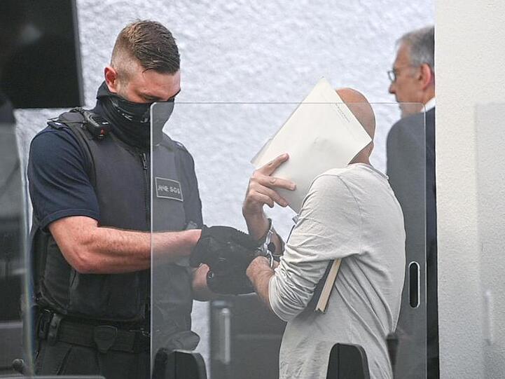 Der Verurteilte muss für 14 Jahre ins Gefängnis.