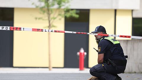 Bei dem Angriff an einem Gymnasium waren zwei 13 Jahre alte M&auml;dchen schwer verletzt worden. (Archivbild)