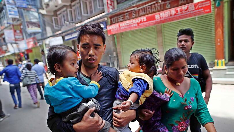 Vor allem die Kinder seien vom schweren Erdbeben in Nepal traumatisiert, berichtet die Geschäftsführerin des Kinderhilfswerks Plan International, Maike Röttger. Vor allem die Kinder seien vom schweren Erdbeben in Nepal traumatisiert, berichtet die Geschäftsführerin des Kinderhilfswerks Plan International, Maike Röttger.