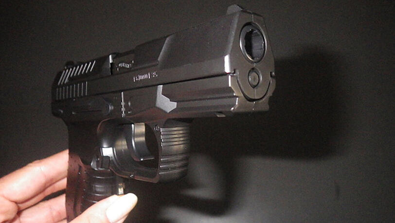 Diese Waffe hielt der Verdächtige in der Hand Diese Waffe hielt der Verdächtige in der Hand