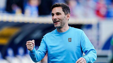 Stefan Leitl kommt ins Stadion.