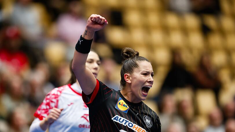 Deutschlands Emily Bölk jubelt über ihren überraschend klaren Sieg gegen Polen.