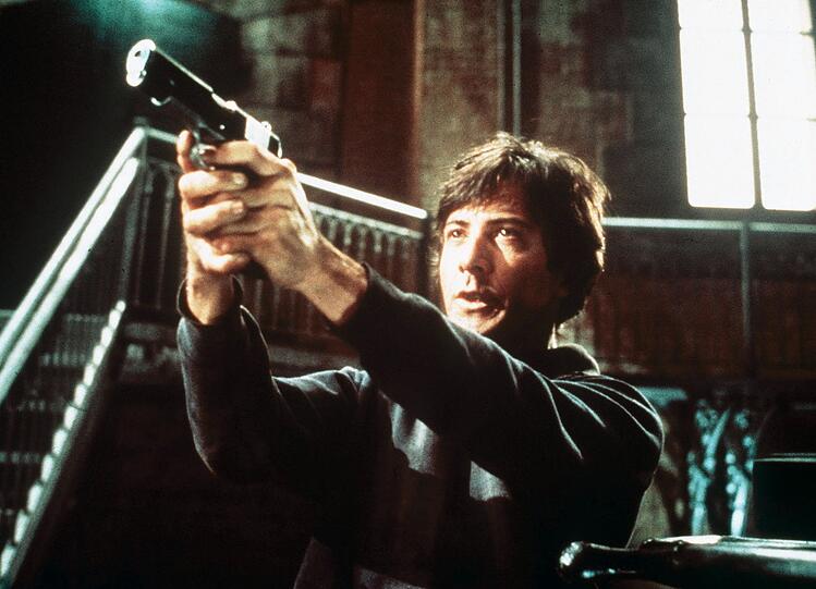 Geschichts-Student Babe Levy (Dustin Hoffman) bekommt es mit einem brutalen ehemaligen KZ-Arzt zu tun. Geschichts-Student Babe Levy (Dustin Hoffman) bekommt es mit einem brutalen ehemaligen KZ-Arzt zu tun.