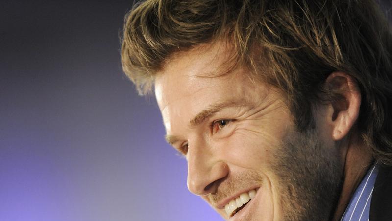 Er gilt als Beau in der Fußballwelt, doch David Beckham kann auch anpacken - er half einem Familienvater bei einer Autopanne. Er gilt als Beau in der Fußballwelt, doch David Beckham kann auch anpacken - er half einem Familienvater bei einer Autopanne.