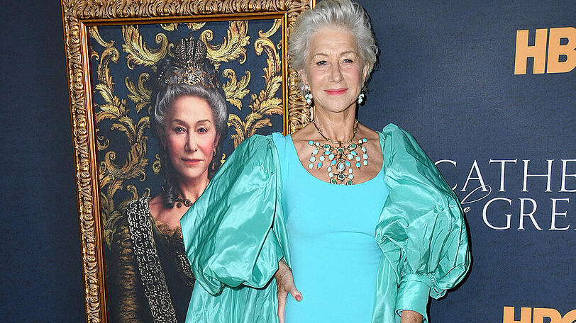 Helen Mirren in ihrem Look mit Blickfang-Garantie