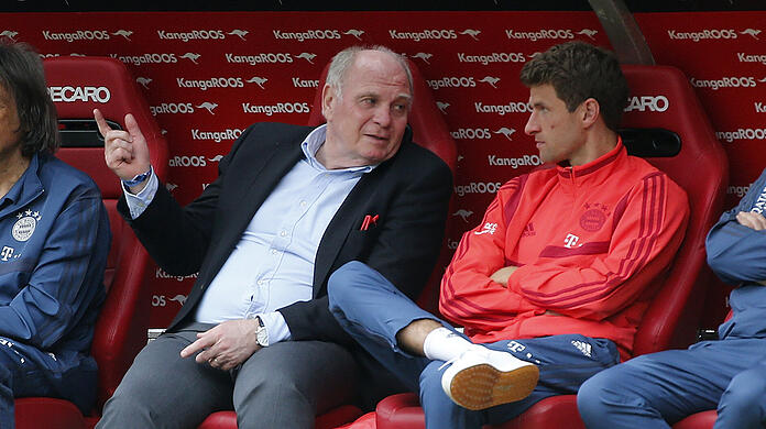 Uli Hoeneß (links) geht fest davon aus, dass Bayern-Star Thomas Müller bei der EM für Deutschland spielen wird.