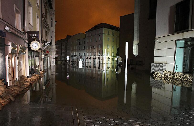 Kein Aufatmen in Passau: Die Nacht in Bildern.