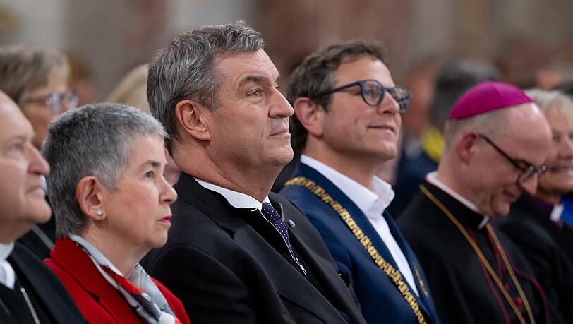 Prominente G&auml;ste waren kurz vor der Er&ouml;ffnung des Katholikentags in der W&uuml;rzburger Residenz zusammengekommen.