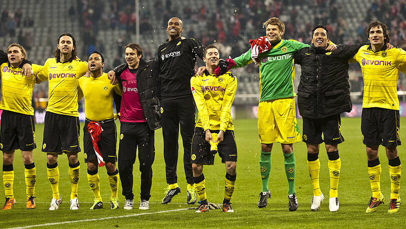 Meister mit dem BVB 2011: Markus Feulner (5.v.li.), unter anderem mit Robert Lewandowski (Mi.) und Mats Hummels (2.v.re.). Meister mit dem BVB 2011: Markus Feulner (5.v.li.), unter anderem mit Robert Lewandowski (Mi.) und Mats Hummels (2.v.re.).