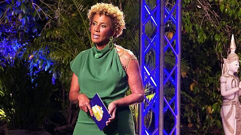 Wer fliegt in der ersten "Stunde der Wahrheit" mit Arabella Kiesbauer?