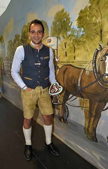Traditioneller Ausflug der Löwen aufs Oktoberfest. Der TSV 1860 München feierte im Hacker-Zelt. Die Bilder.