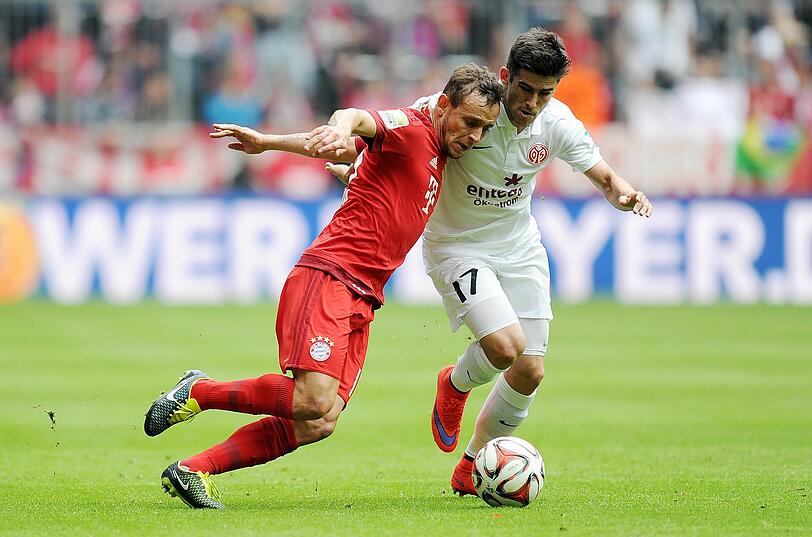 RAFINHA &ndash; NOTE 3: Ein typisches Rafinha-Spiel. Nicht besonders auffällig, aber sehr solide. Machte zwischendurch den Sammer, als das Spiel vor sich hinplätscherte und die Defensive bei Mallis Chance pennte.