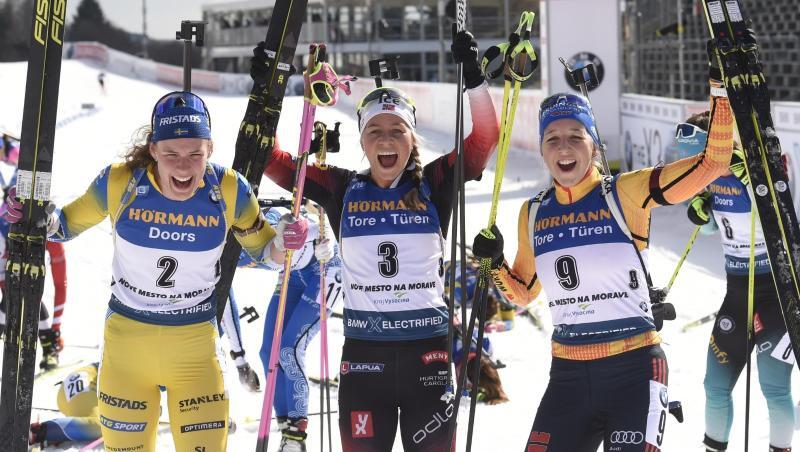 Franziska Preuß (r) wurde im Massenstart Dritte hinter Tiril Eckhoff (M.) aus Norwegen und der Schwedin Hanna Öberg. Franziska Preuß (r) wurde im Massenstart Dritte hinter Tiril Eckhoff (M.) aus Norwegen und der Schwedin Hanna Öberg.