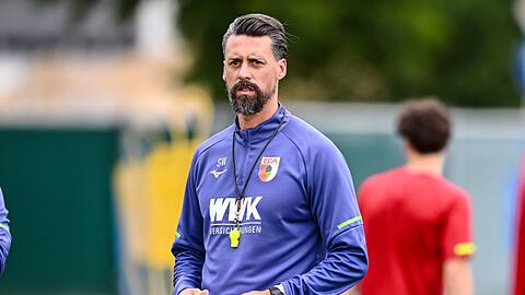 Erster Sieg für Augsburg neuen Trainer Sandro Wagner.