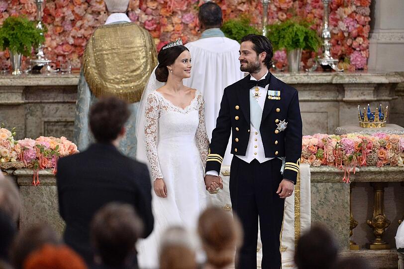 Prinz Carl Philip und die schöne Sofia Hellqvist gaben sich in der Stockholmer Schlosskirche das Ja-Wort.