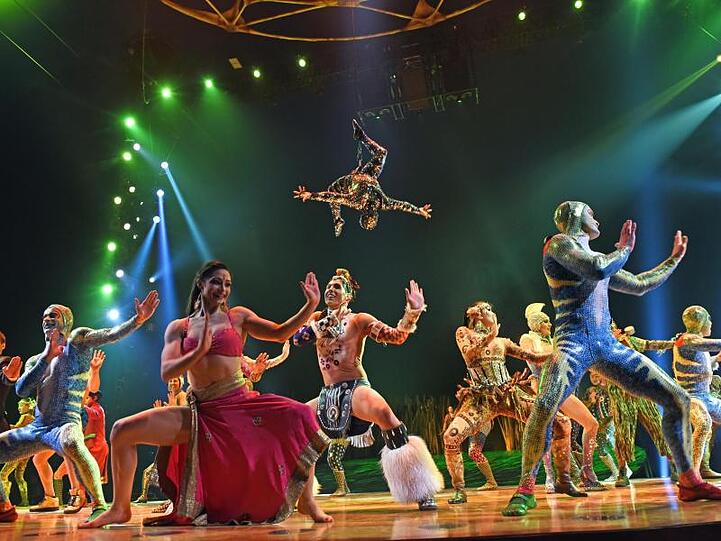 Artisten nach der Preview der Show "Totem". Das kanadische Live-Unterhaltungs-Unternehmen Cirque du Soleil beantragt Insolvenzschutz und entlässt vorerst rund 3480 Mitarbeiter.