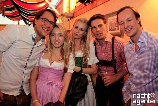 Dirndl, Lederhosen und viel Spaß: Die Party "Tracht und Pracht" am Samstag im Hippodrom auf der Theresienwiese. Mehr Bilder unter: www.nachtagenten.de.