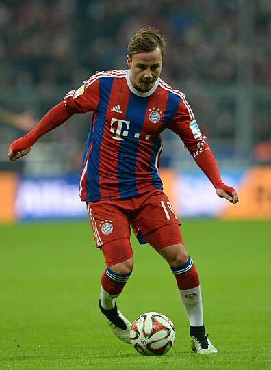 MARIO GÖTZE - NOTE 5 - Ein Schleicher wie sonst nur Miro Klose. Längster Einsatz 2015. In Wolfsburg eingewechselt, gegen Schalke früh raus. Aber auch effektiv? Na ja. Bei Doppelpässen mit Robben blieb der Ball meist hängen bei &ndash; genau. Bei Götze.