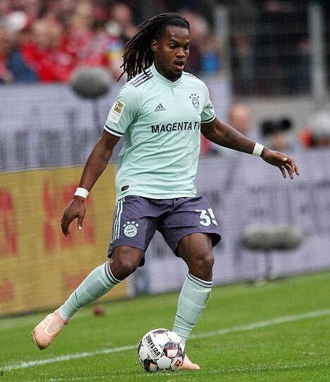 RENATO SANCHES, NOTE 3: Mal wieder ein längerer, wichtigerer Einsatz. Kam in Minute 55 für den verletzten Goretzka, rutschte auf dessen Position ins halbrechte Mittelfeld. Guter Ball in der Entstehung des 2:1, von den Teamkollegen dafür abgefeiert.