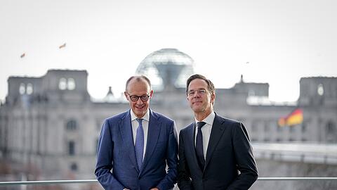 Kanzler Merz und Nato-Generalsekret&auml;r Rutte f&uuml;hrten ein Gespr&auml;ch unter vier Augen.