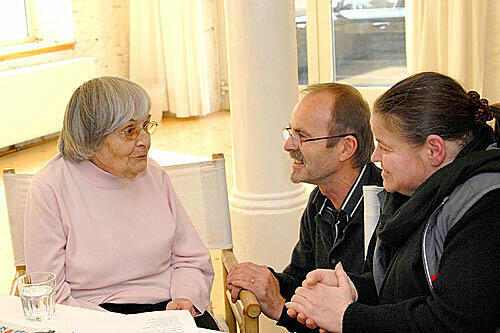Casting im Liebfrauentheater: Klaus Neumann und Johanna Stephan (re.) mit Edeltraut Schubert
