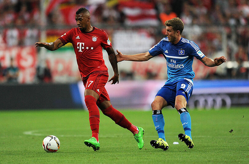 Jerome Boateng - Note 4 - Wie Benatia zu Spielbeginn gedanklich nicht auf der Höhe; schlug einige lange Pässe ins Aus, das sieht man selten vom Ex-Hamburger Boateng. Dann ließ er sich von Sven Schipplock auf Höhe der Mittellinie auch noch den Ball stehlen, er musste foulen - und sah die Gelbe Karte. Nahmen die Bayern den HSV nicht ernst genug? Bei Boateng schien es so.