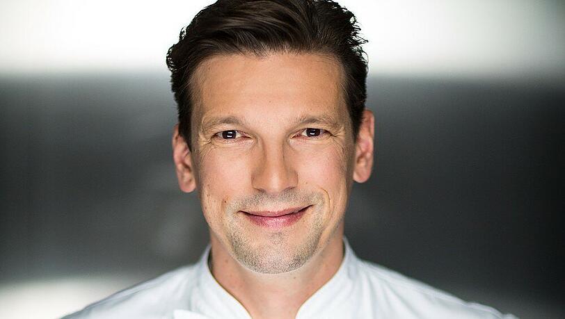 Koch Christian Jürgens zählt mit drei Sternen im Guide Michelin und 19 Punkten im Gault Millau zur Weltspitze Koch Christian Jürgens zählt mit drei Sternen im Guide Michelin und 19 Punkten im Gault Millau zur Weltspitze