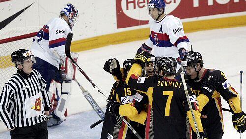Deutscher Turjubel in Halifax im Spiel gegen die Slowaken Deutscher Turjubel in Halifax im Spiel gegen die Slowaken