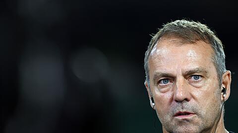Der frühere Bundestrainer Hansi Flick soll Coach beim FC Barcelona werden.